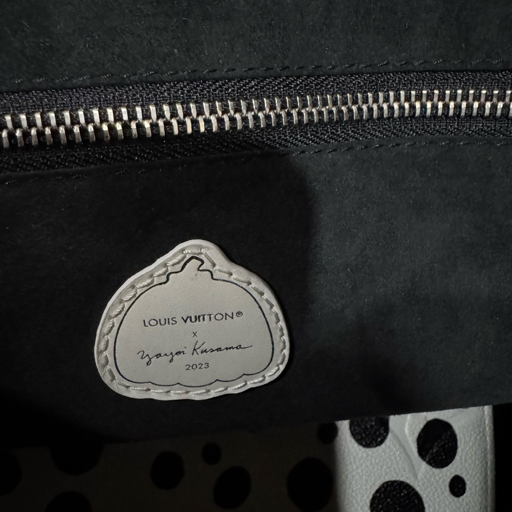 Louis Vuitton Black and White Tote Neverfull Limited Edition. Never Used. - Picture 10 of 10